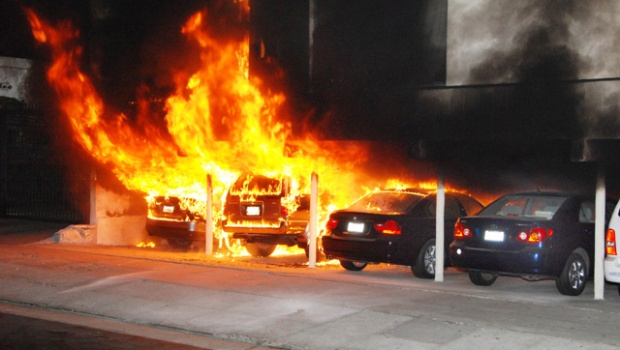 Подпалвачи на коли вилнеят и в Холивуд