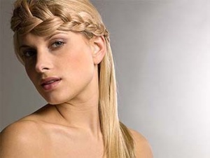 Прическите с плитки – хитът на 2011 г.