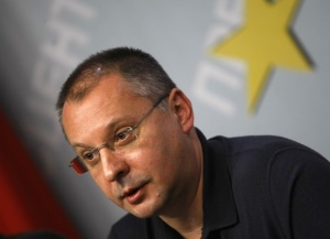 Станишев заклеймява унгарското правителство