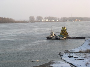 Потънали кораби задръстват Дунав