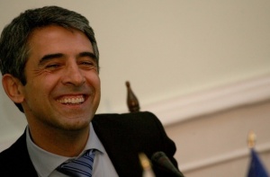 Плевнелиев вече работел здраво