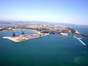Търговията през „Порт Бургас“ нарасна с половин млн. т през 2011 г.