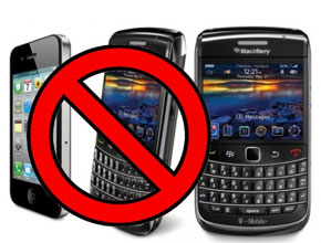 Германският вътрешен министър забрани ползването на iPhone и BlackBerry в министерството