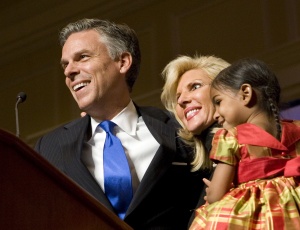 Хънтсман се оттегли, подкрепи Ромни за президент на САЩ