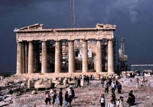 Фич: Гърция не може да избегне фалита