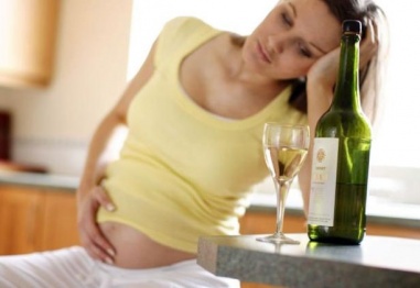 Кога консумацията на алкохол е най-опасна през бременността?
