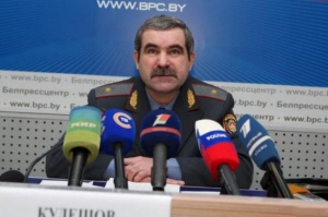 Беларуският вътрешен министър обвинен в изтезания