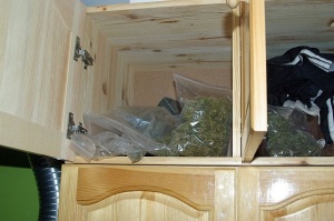 Шуменец гледал марихуана в гардероб