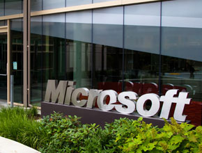 Microsoft с рекордни приходи, но със спад при Windows