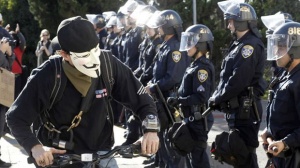 100 души от „Окупирай” арестувани в Оукланд