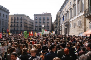 Хиляди държавни служители протестираха в Барселона