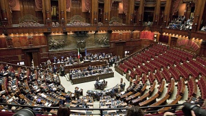 Италиански депутати си намалиха заплатите
