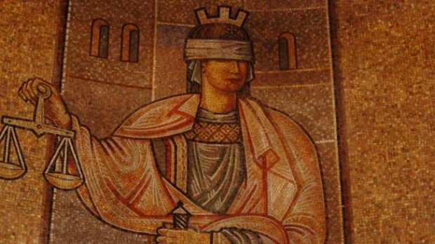 Повдигат обвинения срещу трима ромски барони