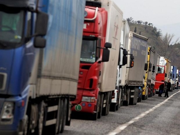 Износът скача с 30%, салдото остава отрицателно