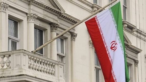 Иран „провокира”, Франция го санкционира