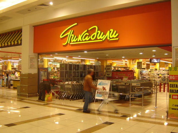 „Делез" затваря магазини в България