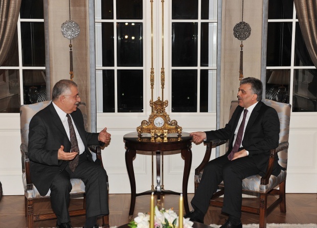 Турция осъди остро приемането на закона за геноцида във Франция