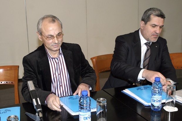 Разочаровани от Доган и Дал правят партия