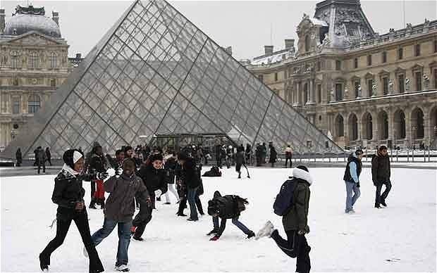 „Стандард енд Пуърс“ смъкна рейтинга на Париж