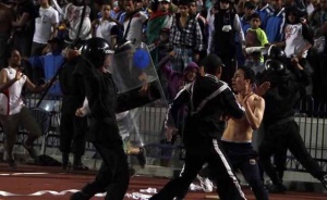 74 загинали във футболно меле в Египет