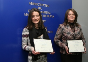 Програма „За жените в науката" награди две млади българки