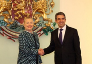 Плевнелиев и Борисов посрещнаха Хилъри Клинтън