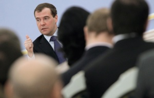 Медведев: Сирия да разреши кризата сама
