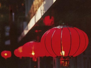 Китаец скочи на столичанин със сатър