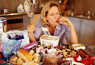 Емоционалното хранене ли е причина за наднорменото ви тегло?