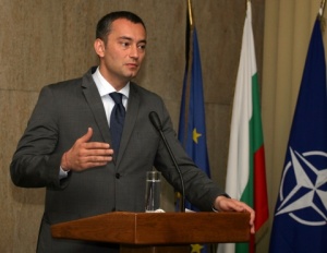 Младенов: Босна и Херцеговина преодоля кризата