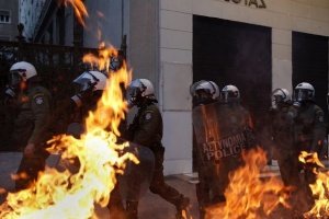 Над 100 000 на протест в Атина