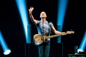 Стинг стана дядо