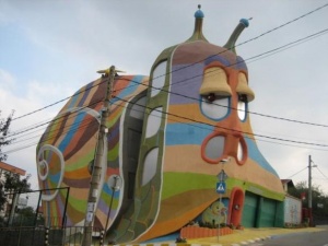 Къщата охлюв – най-странната сграда в света