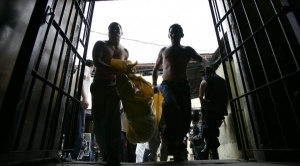 200 загинали при пожар в затвор в Хондурас