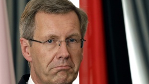 Германският президент се оттегли заради подозрения в корупция