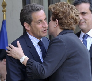 Саркози е „последовател“ на Дилма Русеф и Медведев