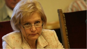 Менда Стоянова против по-нисък ДДС за лекарствата