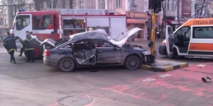 Кола се взриви във Варна, шофьорът загина