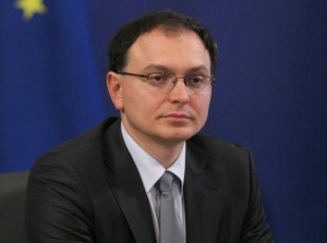 И председателят на имуществената комисия аут