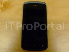 Нови снимки на HTC One S