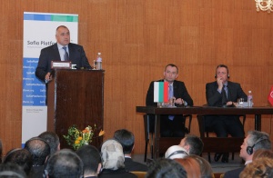 Бойко иска да помага на Тунис