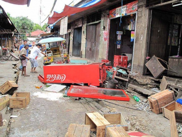 Силен вторичен трус удари Филипините