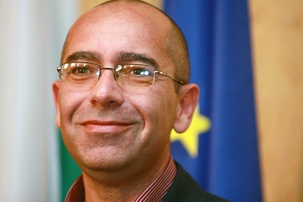 Константинов ще поиска одит на цените на лекарствата