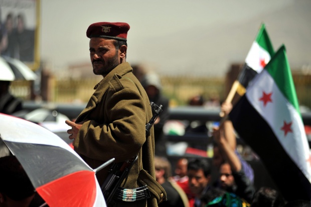 Камикадзе уби 20 войници в Йемен