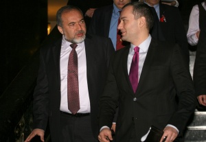 Либерман: Да спрем машината за убиване Асад