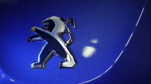 „Дженерал Моторс“ купува 7% от „Пежо Ситроен“