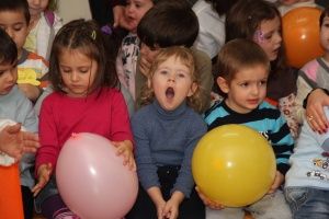 НПО писа Среден (3) на институциите за детските политики