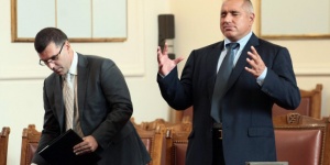 Борисов към бившите управници: Върнете парите!