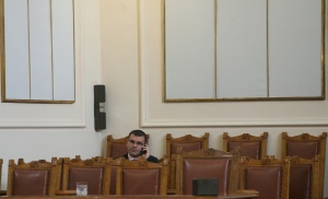 Дянков „диверсифицира“ финансирането на външния дълг