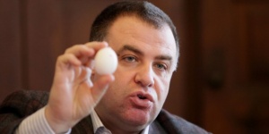 Найденов: Още има нещастни кокошки